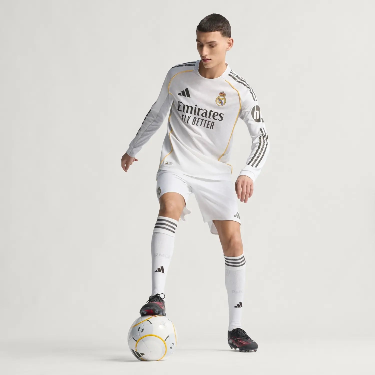 Real Madrid Home Player Version Long Sleeve Jersey 2025/26
