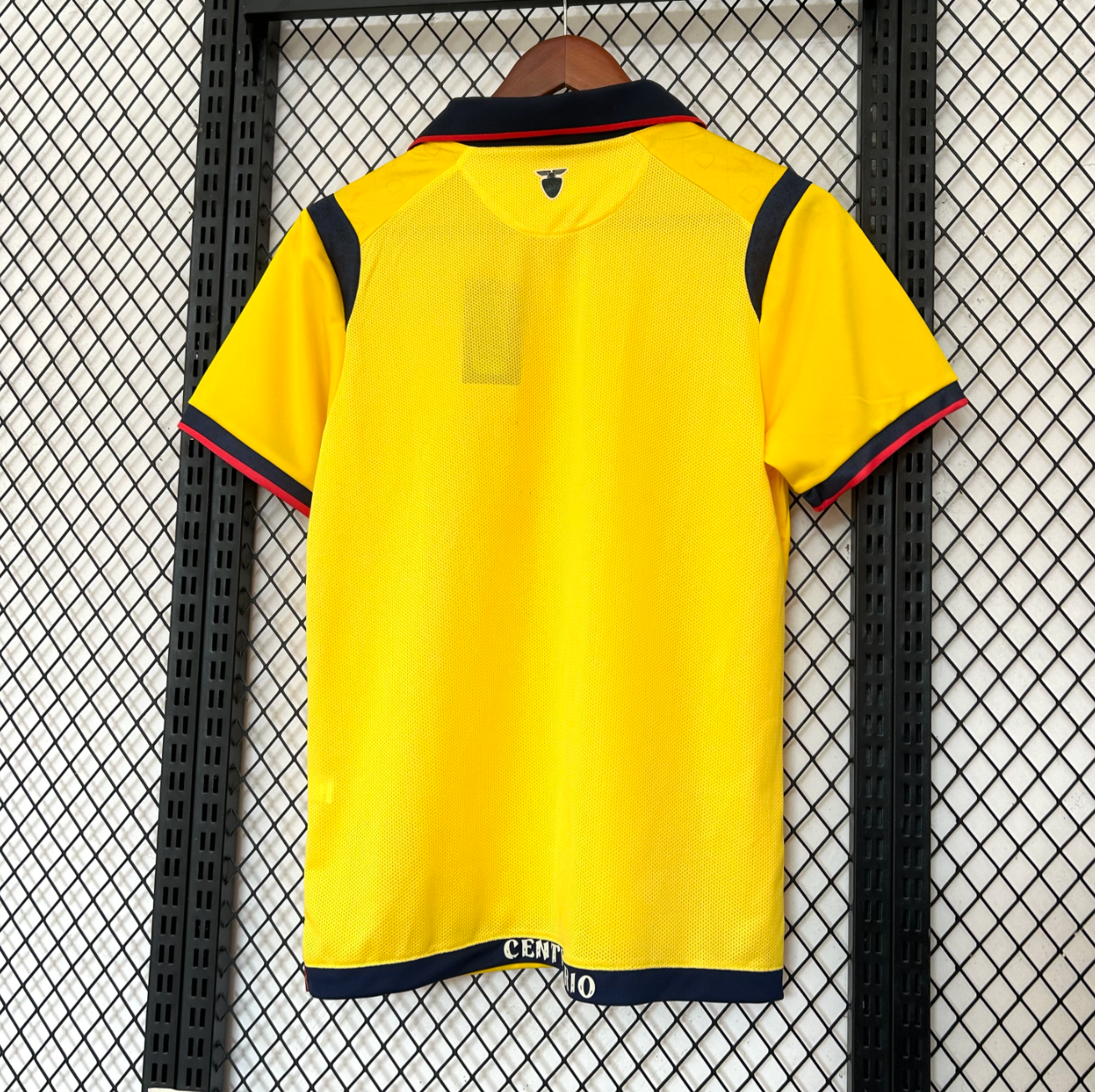 Maillot domicile de l'Équateur pour la Coupe du Monde 2026